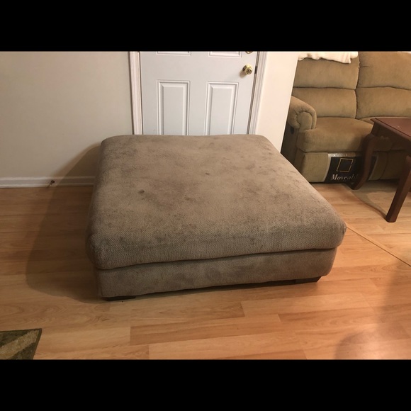 Sectional - Picture 3 of 3